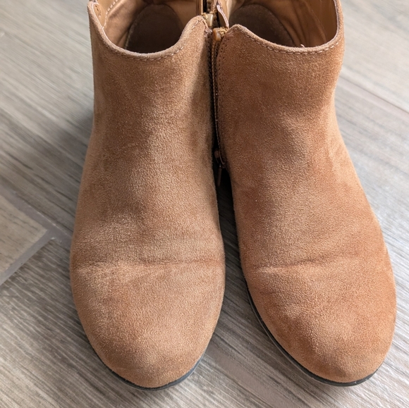 2 pairs of Cat & Jack kids booties size 12 - Picture 3 of 8